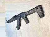 SDM AK-47 Mag Pull Version moderne de la Kalash en Mag Pull, crosse pliable, nouvelle lgislation, plus de 10 coups donc permis...