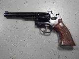 Smith & Wesson 17-4 Joli revolver de tir de loisir, six coups en 22lr, canon de 6 pouces, crosse en bois, double action, dtente large, chien large et vise...