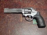 Smith & Wesson 686-6 Revolver de 7 (sept) coups avec un canon de 6 pouces lourd, double action, hausse micromtrique, poigne en caoutchouc S&W, tout inox et dans sa bote...