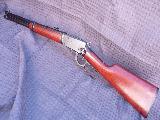 Winchester Repeating Arms Mle 94AE Une version lgrement modifie de la Winchester Mle 94 (''AE'' signifie ''Angle Eject''). En calibre 45 Colt. Dans un tat proche du...